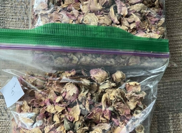 Dried rose petals